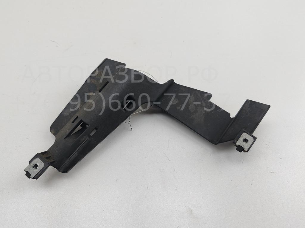 Крепеж фары