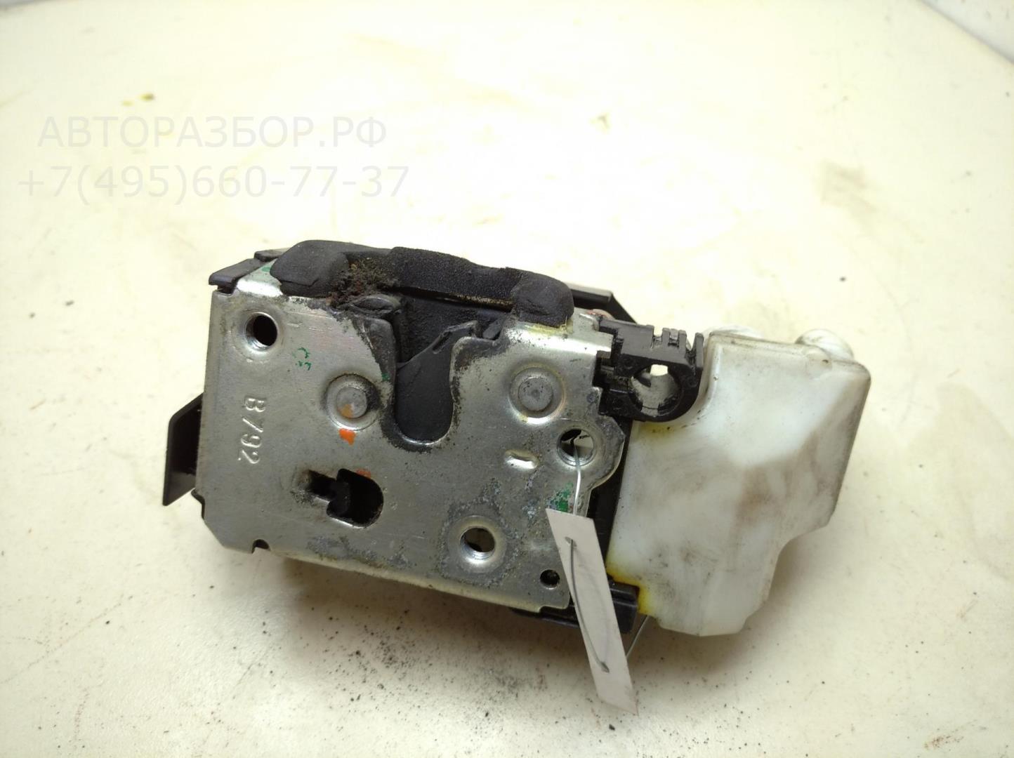 Замок двери передней левой