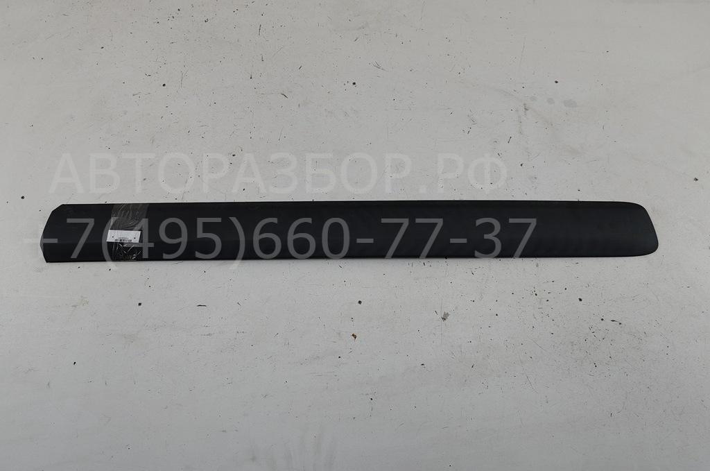Молдинг двери передней левой