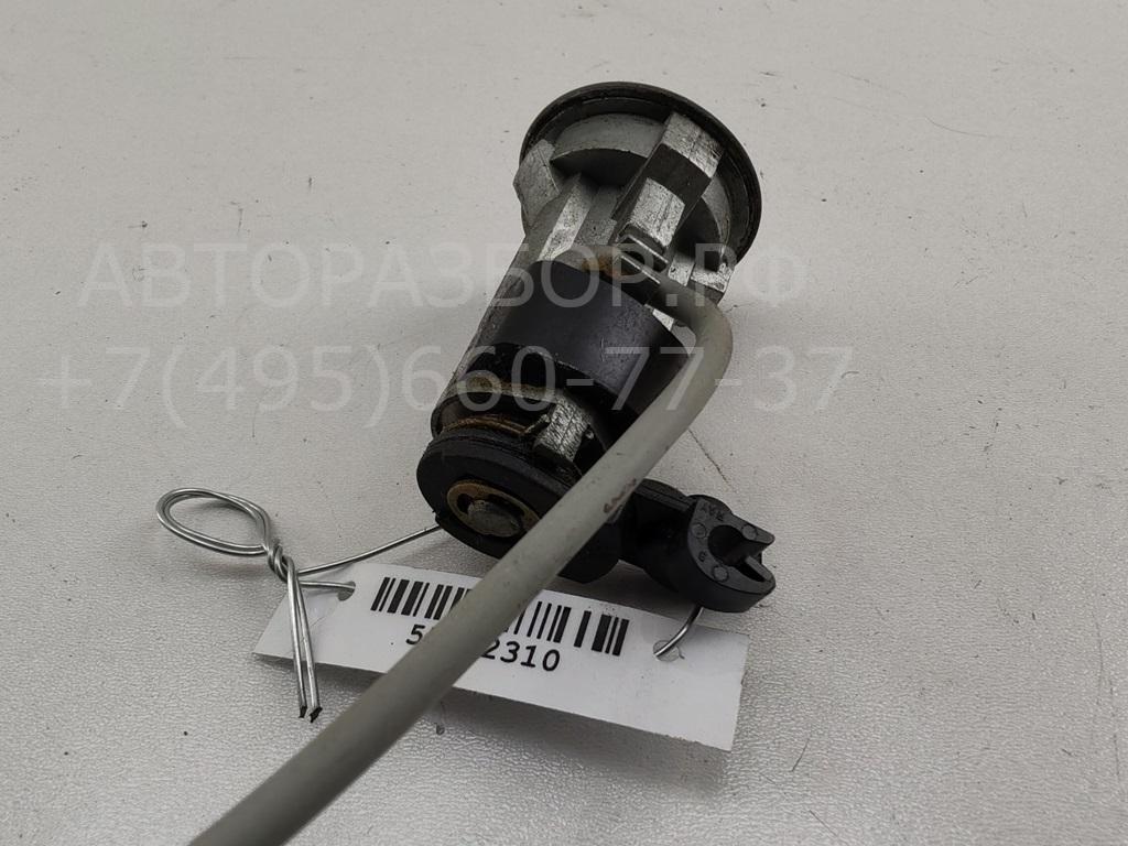 Вставка замка багажника