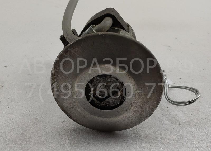 Вставка замка багажника