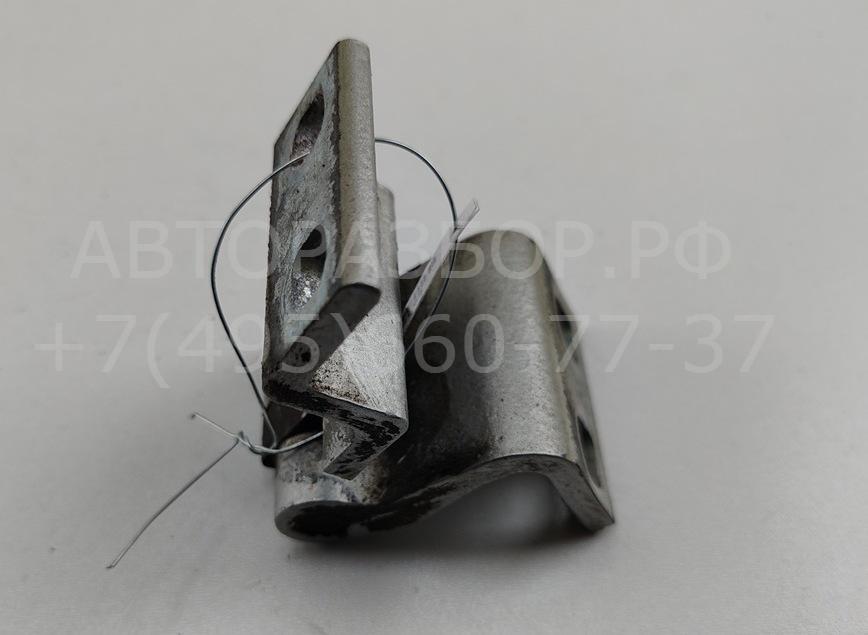 Петля двери