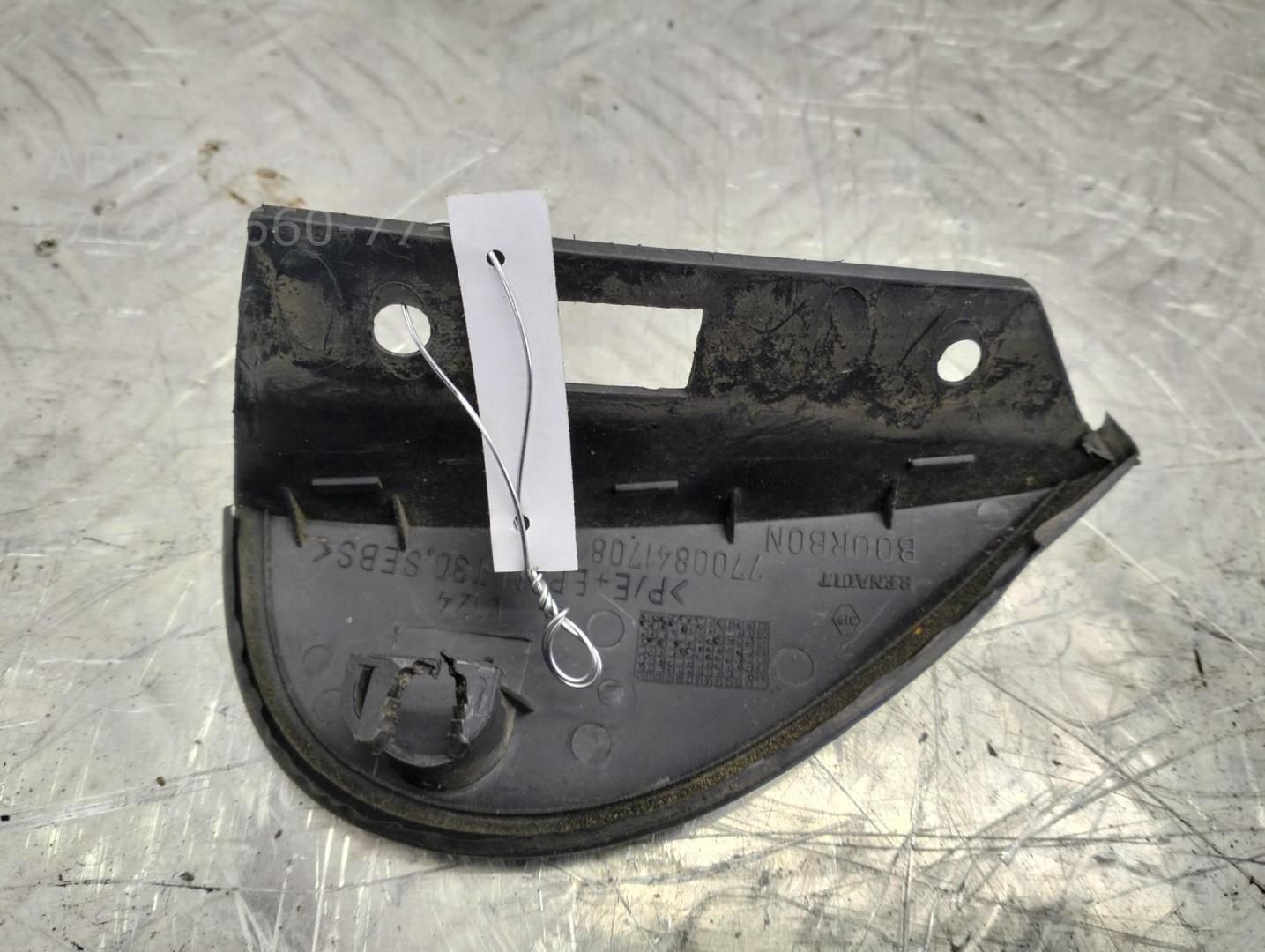 Накладка зеркала левого