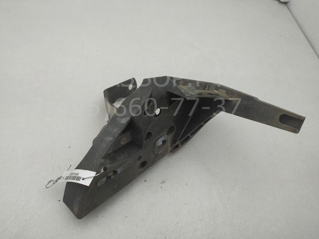 Рамка противотуманной фары правой