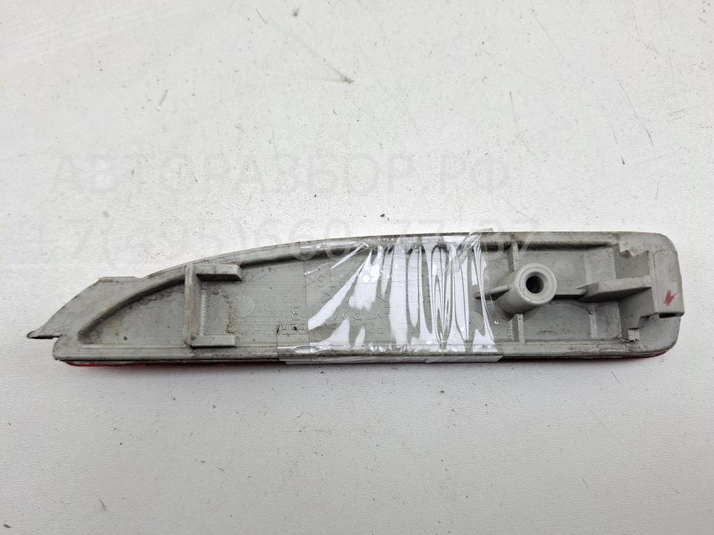 Отражатель в бампер задний левый