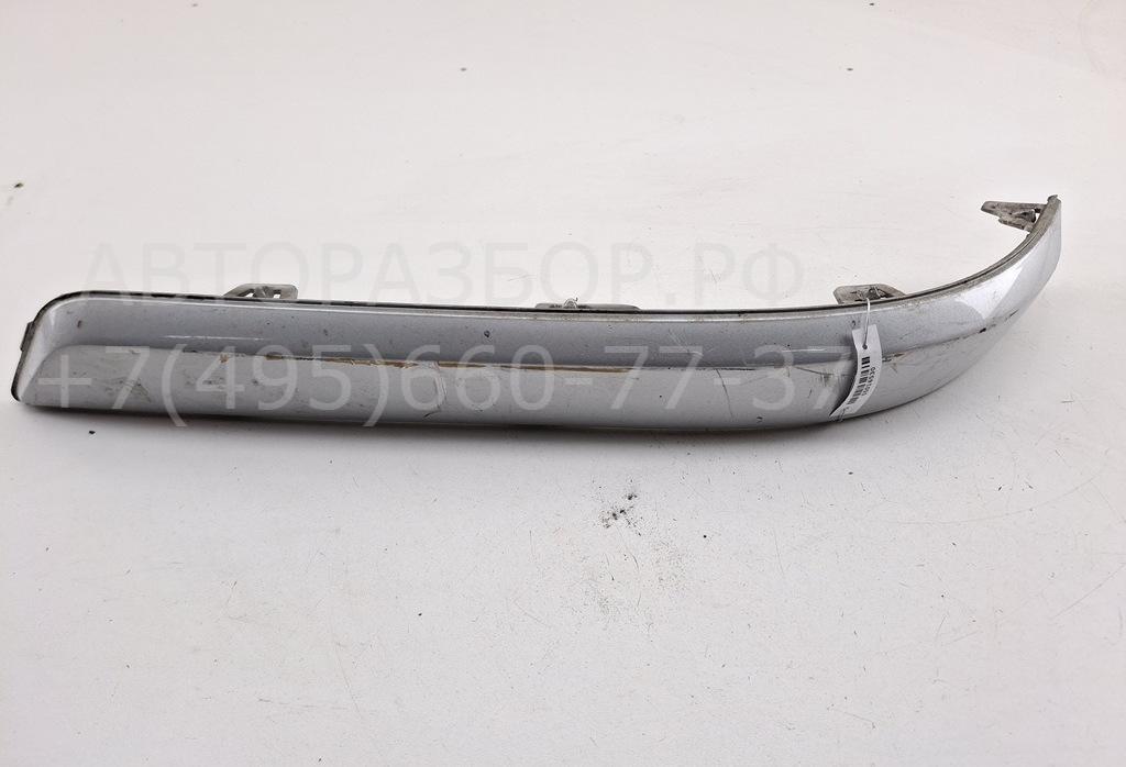 Молдинг переднего бампера правый