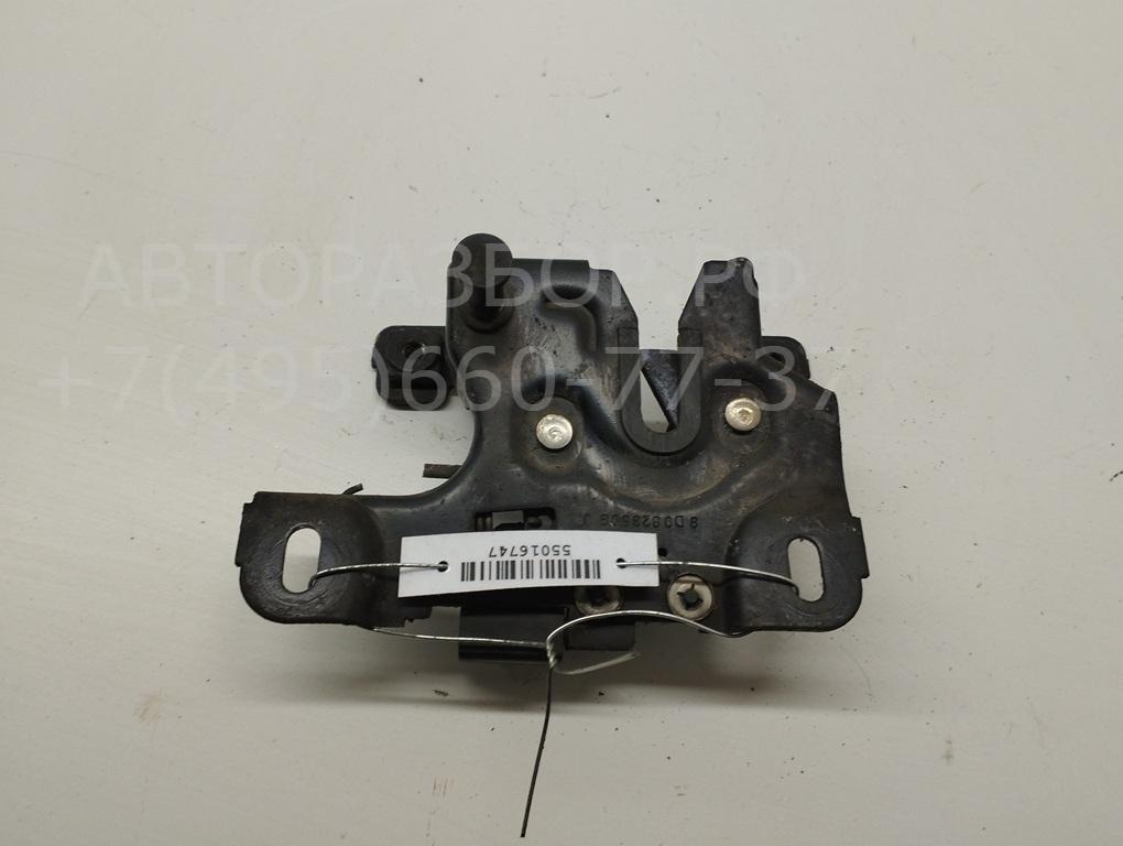 Замок капота