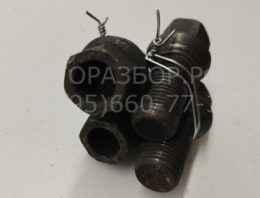 Болт колесный