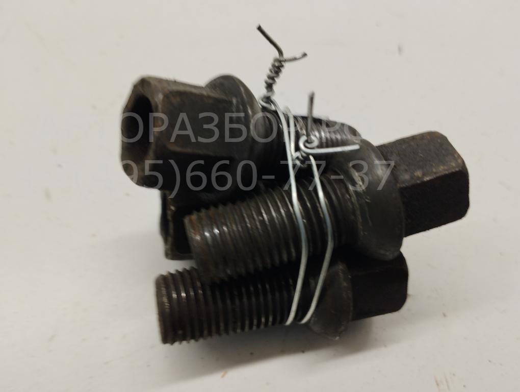 Болт колесный