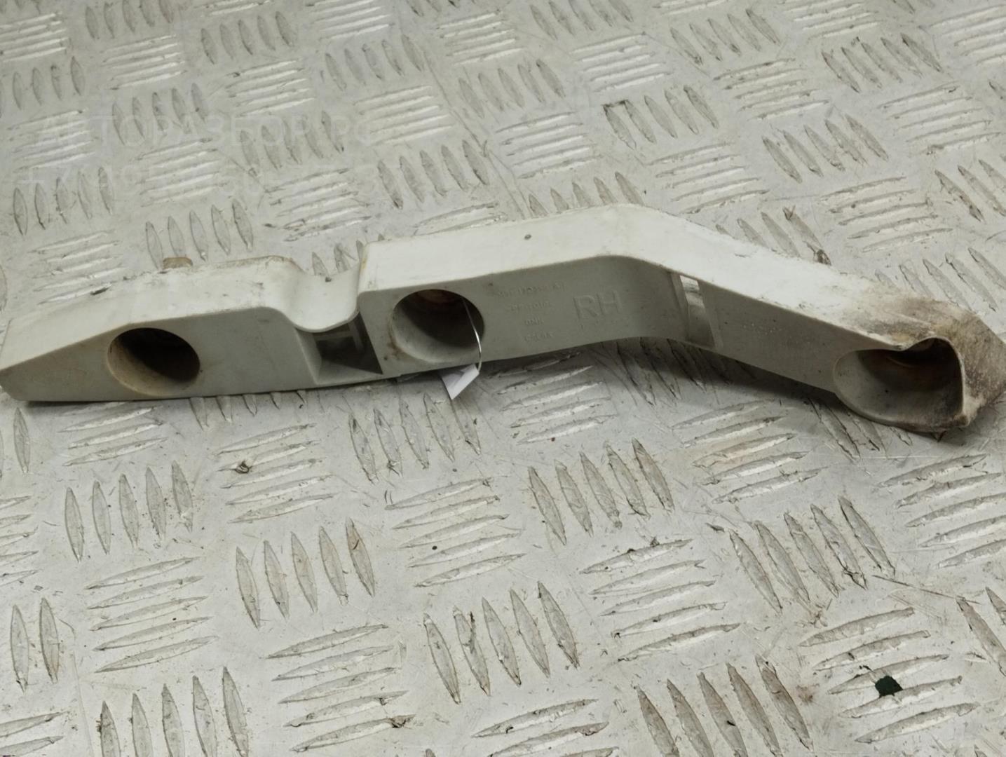 Кронштейн крепления крыла