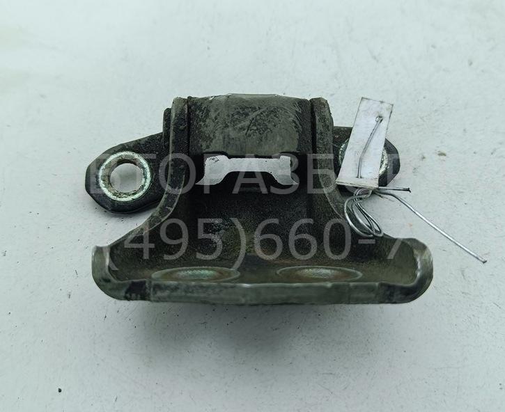 Петля двери