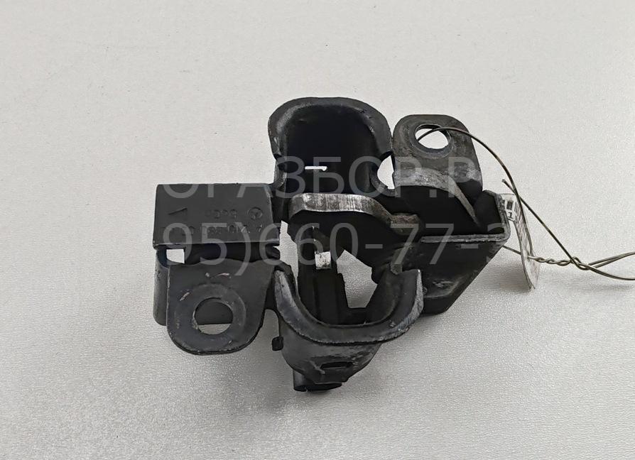 Замок капота