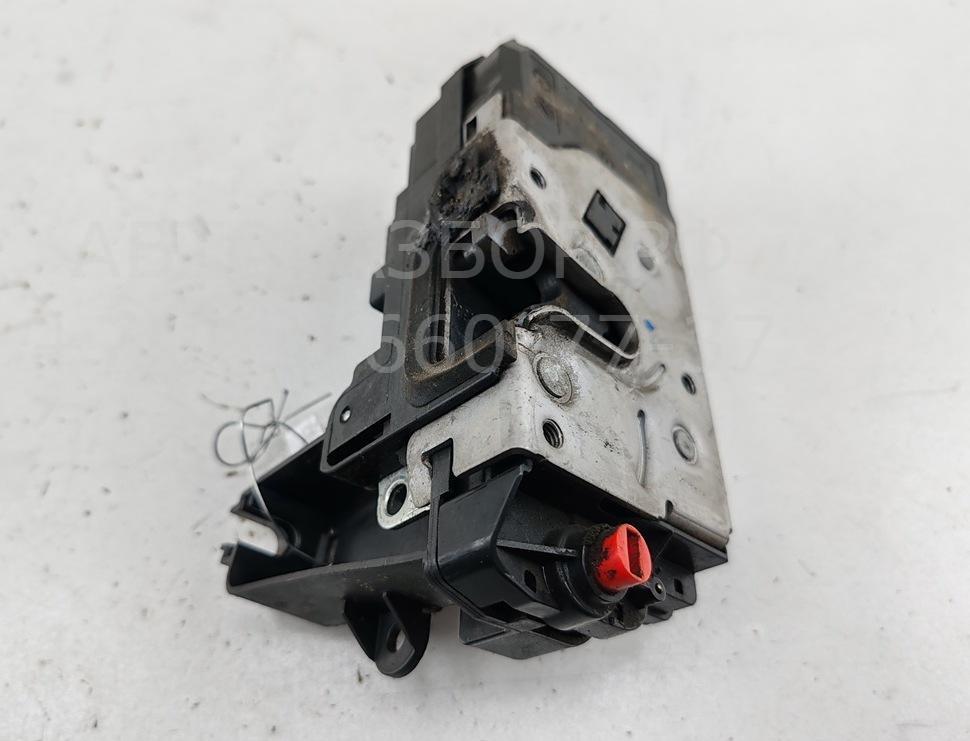 Замок двери задней правой