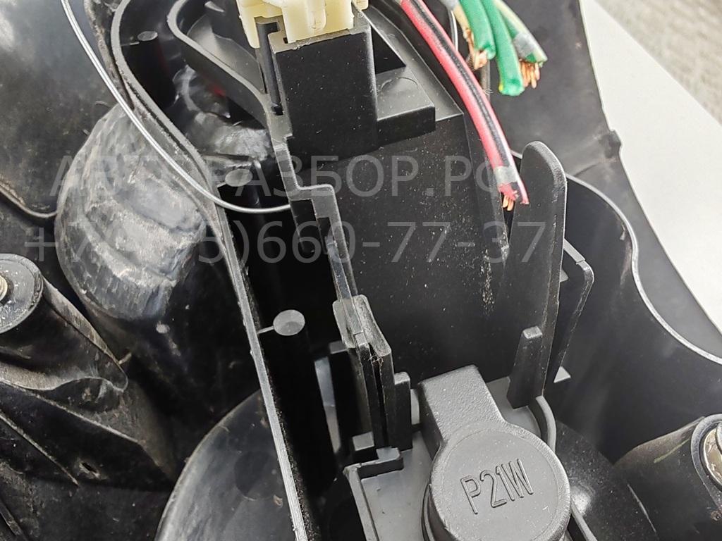 Фонарь задний правый