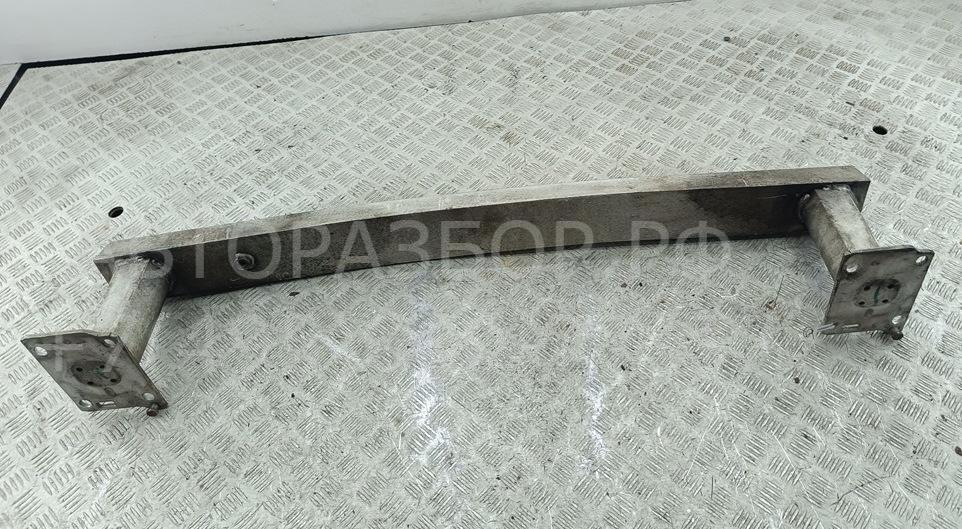 Усилитель переднего бампера