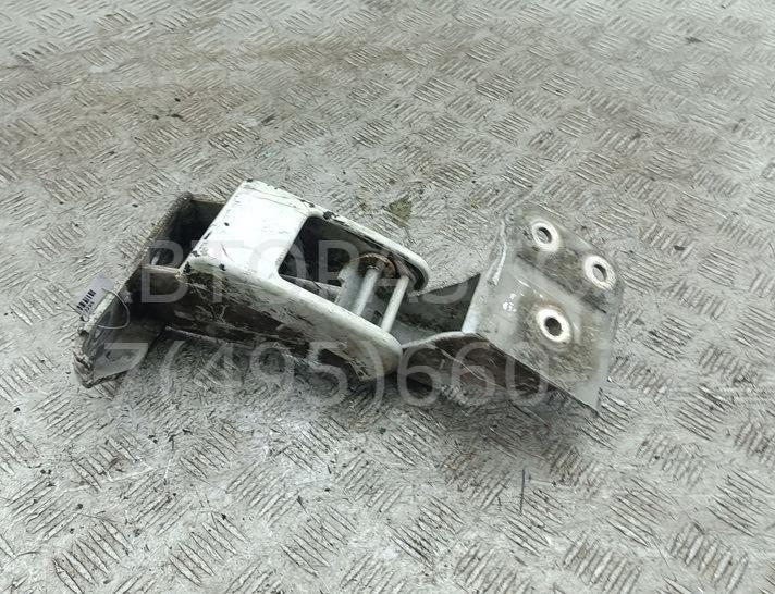 Петля двери