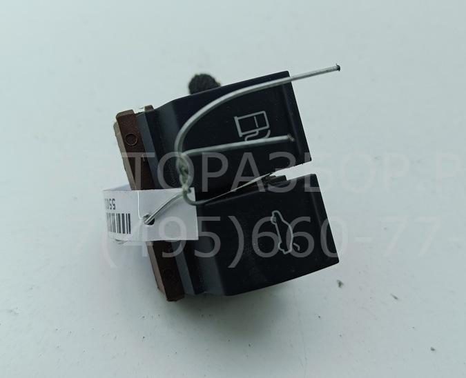 Кнопка открывания лючка бензобака