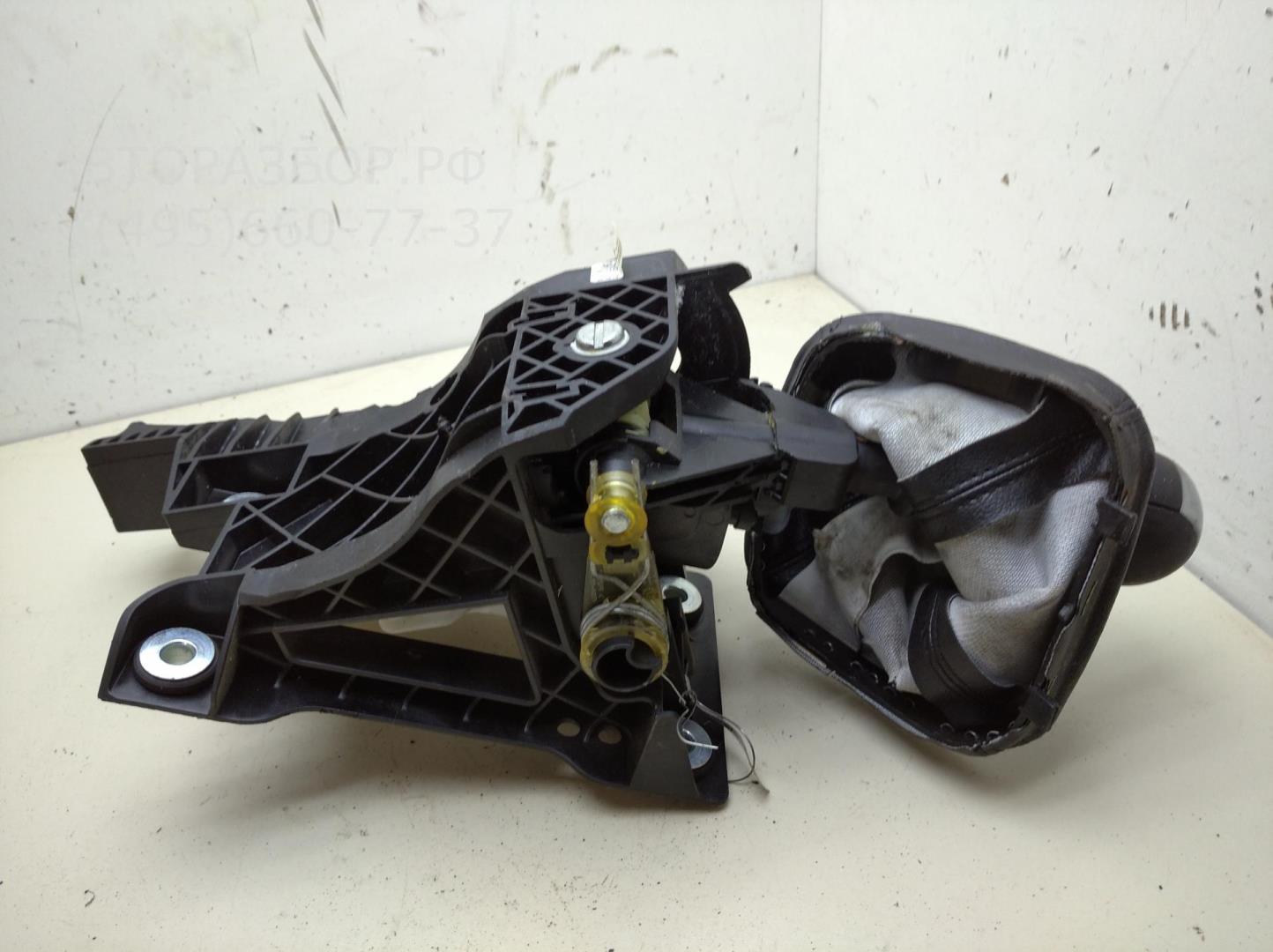 Кулиса МКПП / АКПП