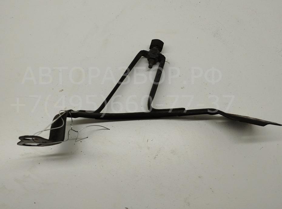 Кронштейн переднего бампера