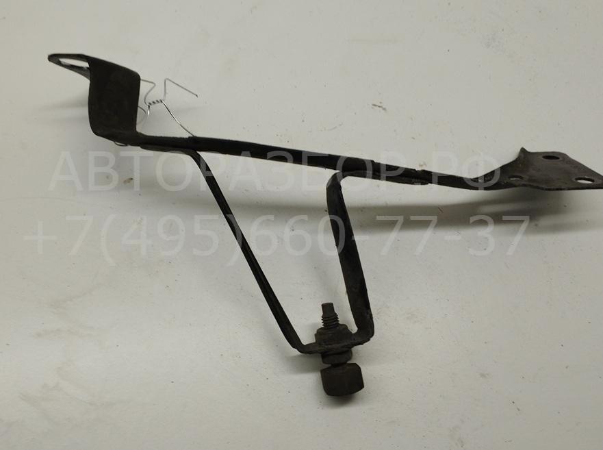 Кронштейн переднего бампера