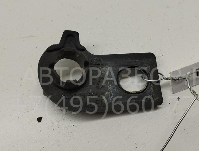 Кронштейн фар правый