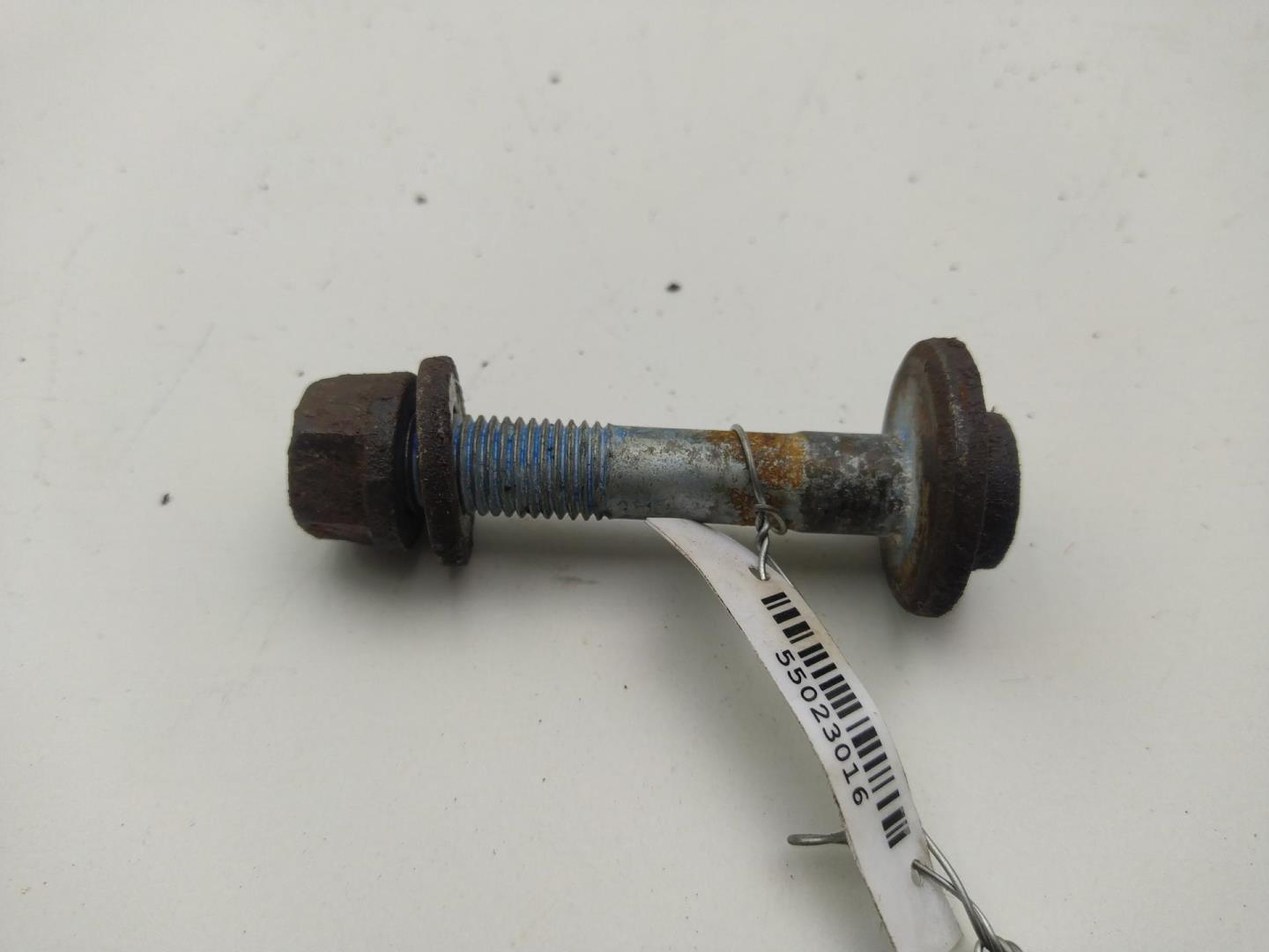 Болт развала задних колес