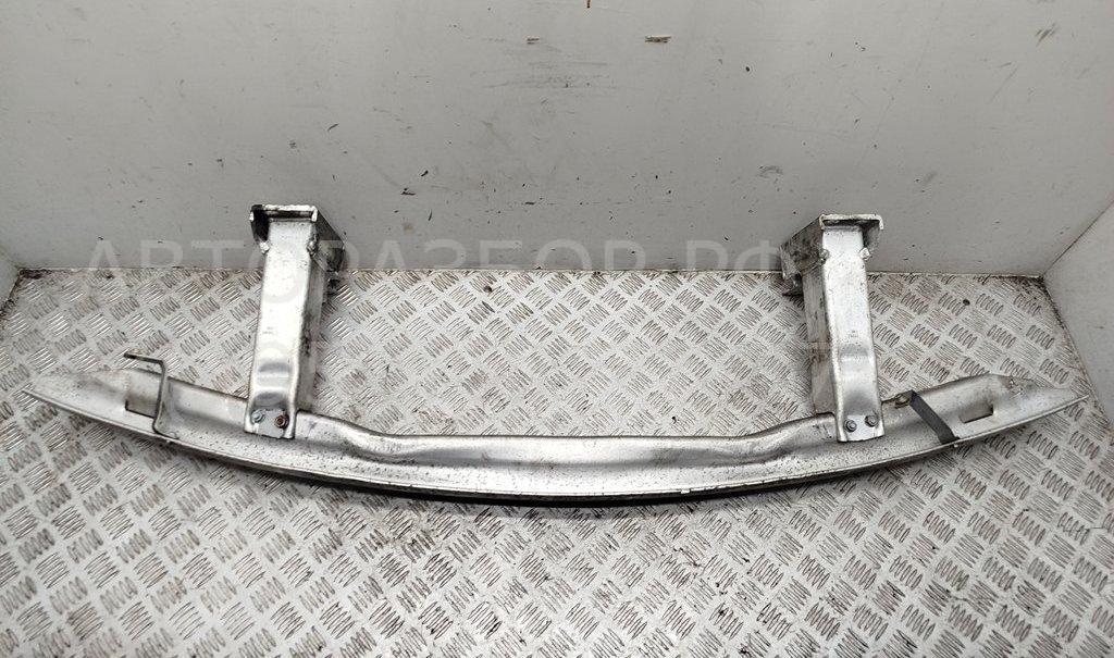 Усилитель переднего бампера