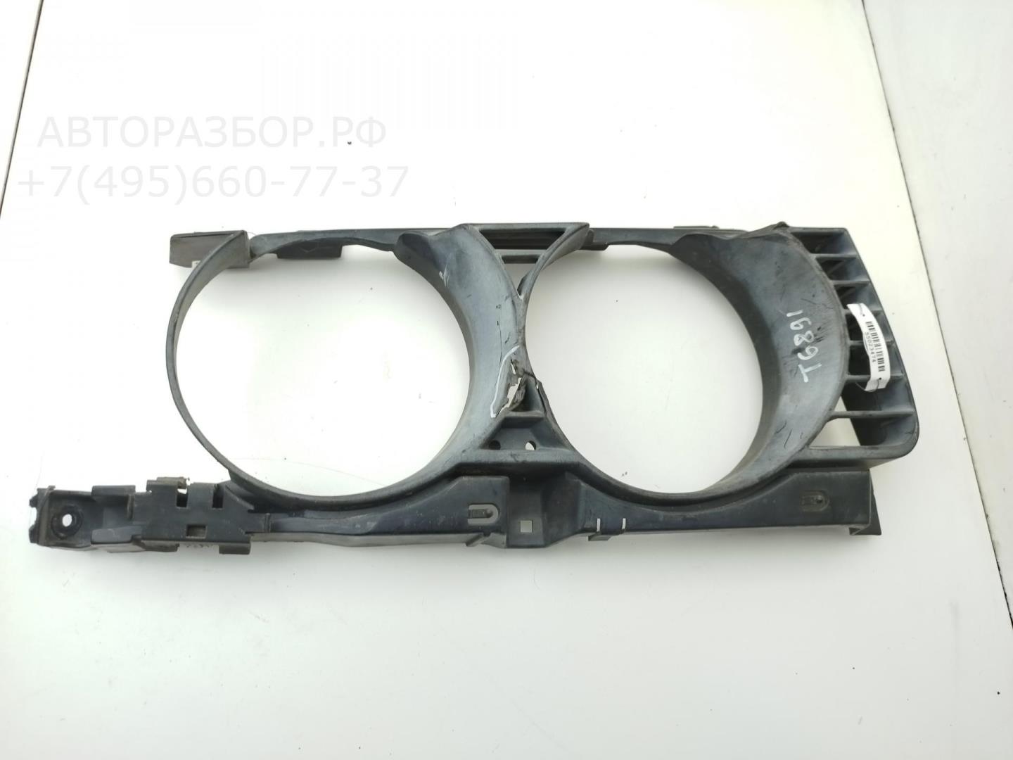 Решетка радиатора правая