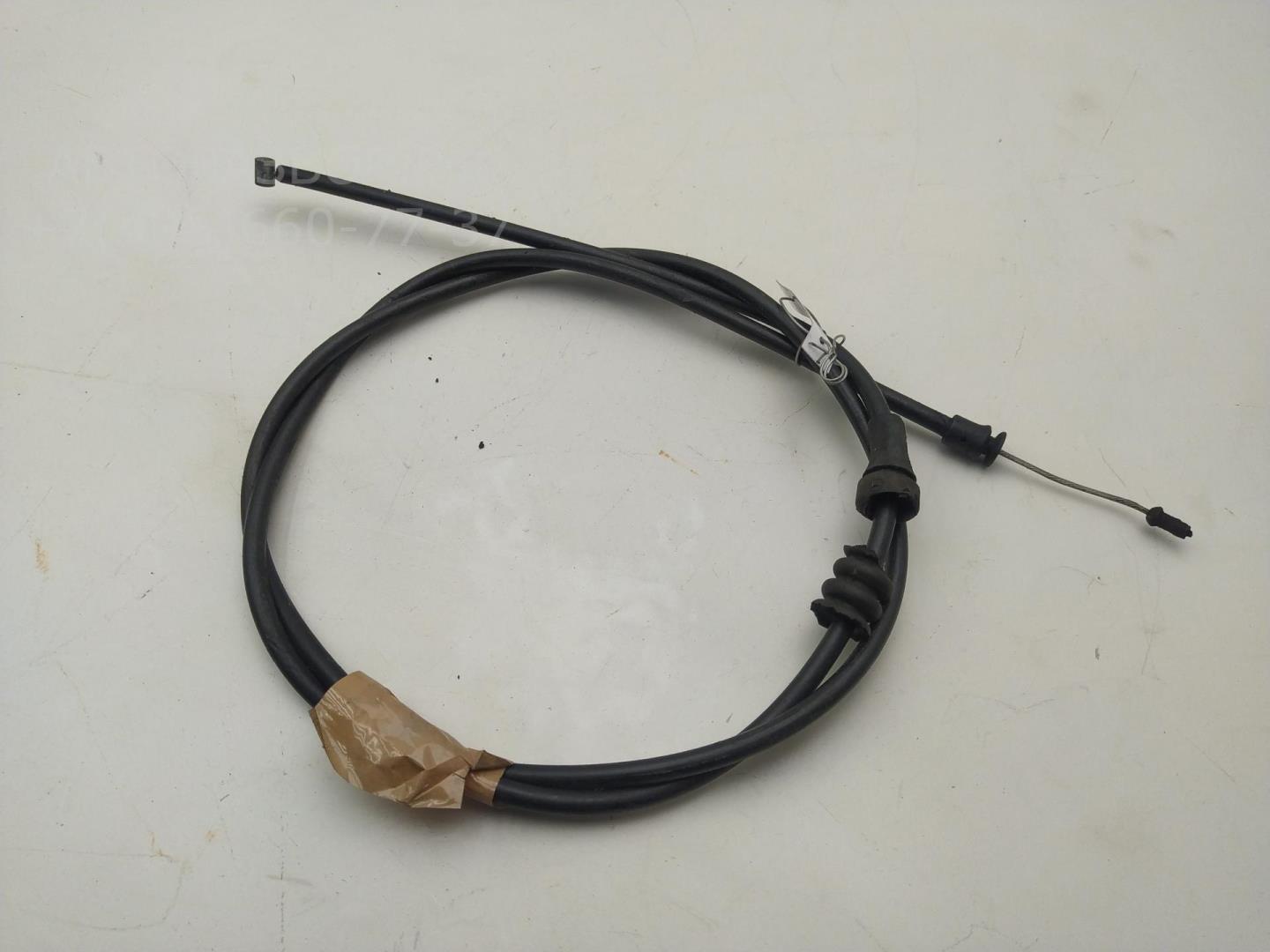 Трос открывания капота