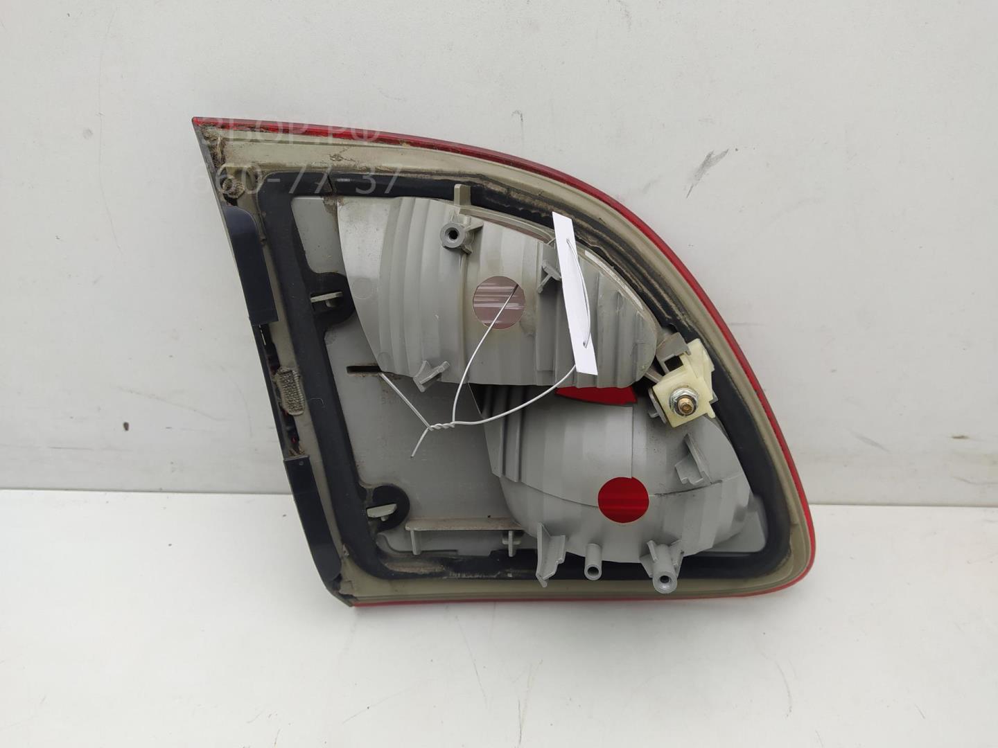 Фонарь задний внутренний правый