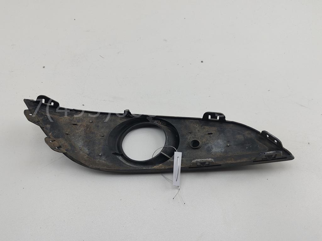 Рамка противотуманной фары левой