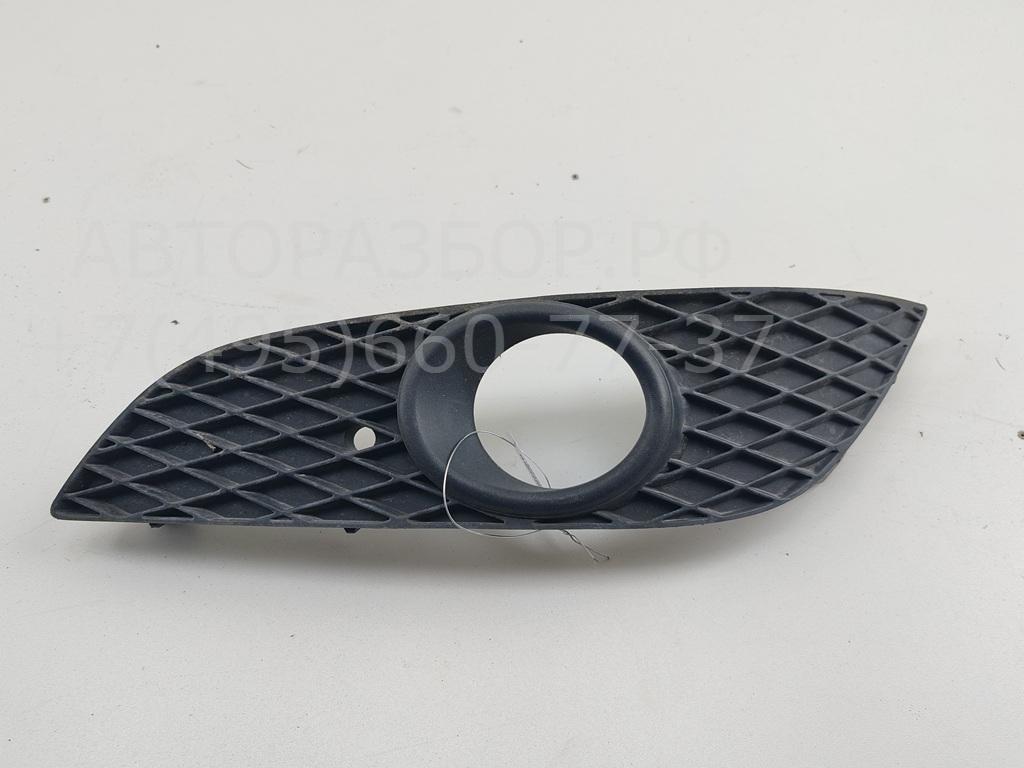 Рамка противотуманной фары левой