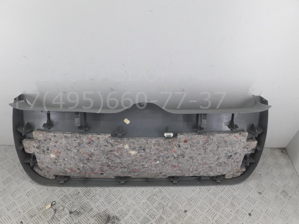 Обшивка крышки багажника