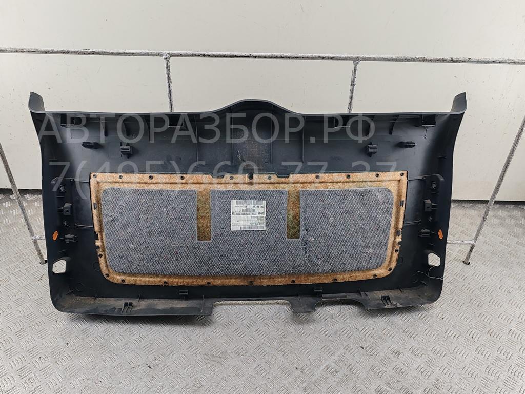 Обшивка крышки багажника