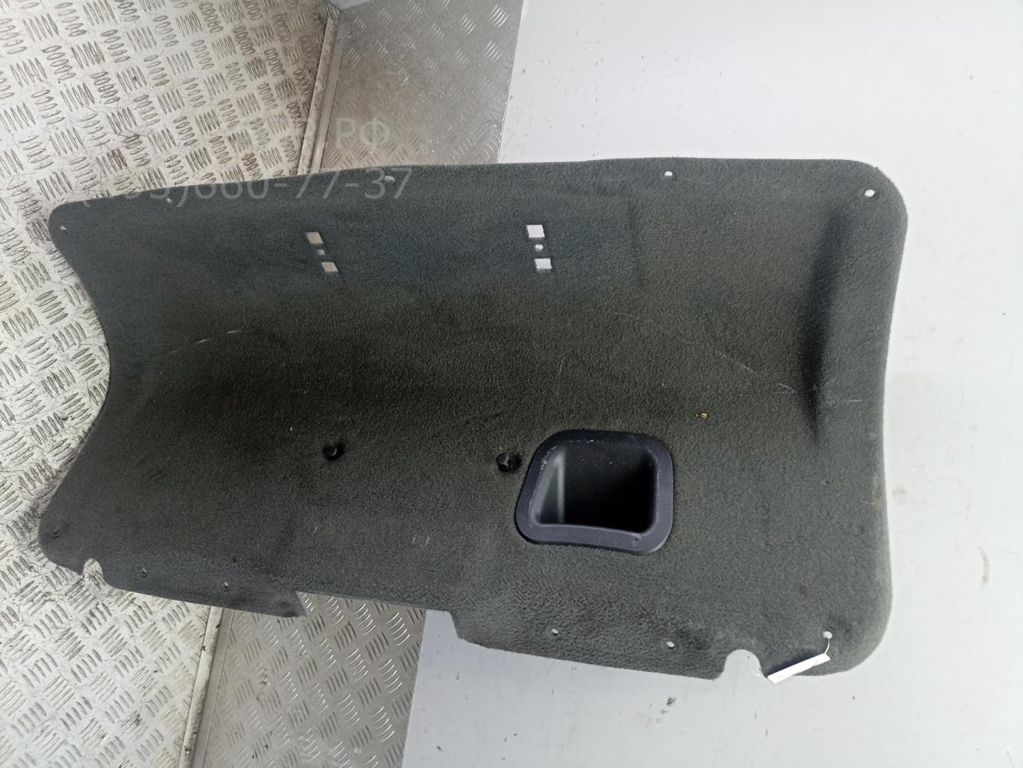 Обшивка крышки багажника