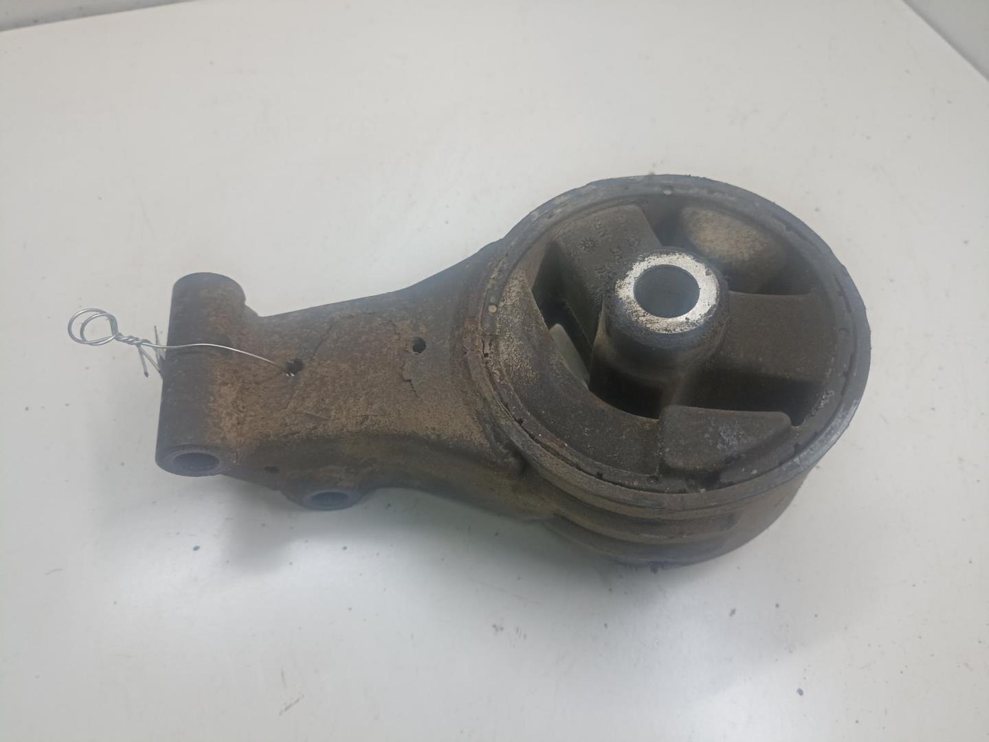 Опора двигателя задняя