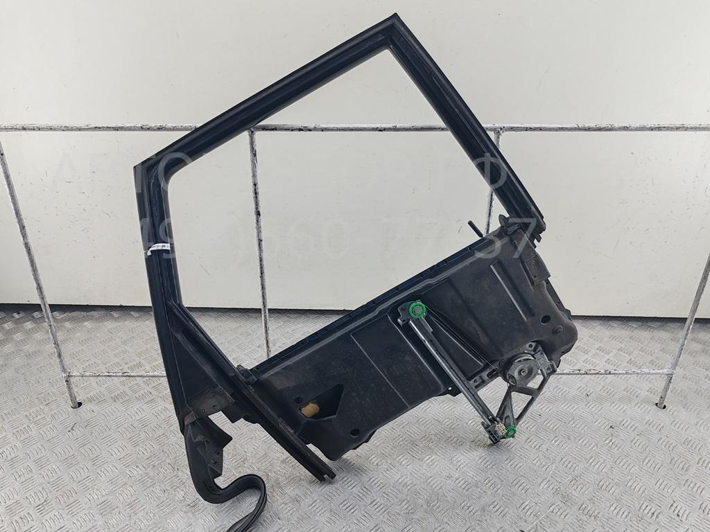 Стеклоподъемник механ. задний правый