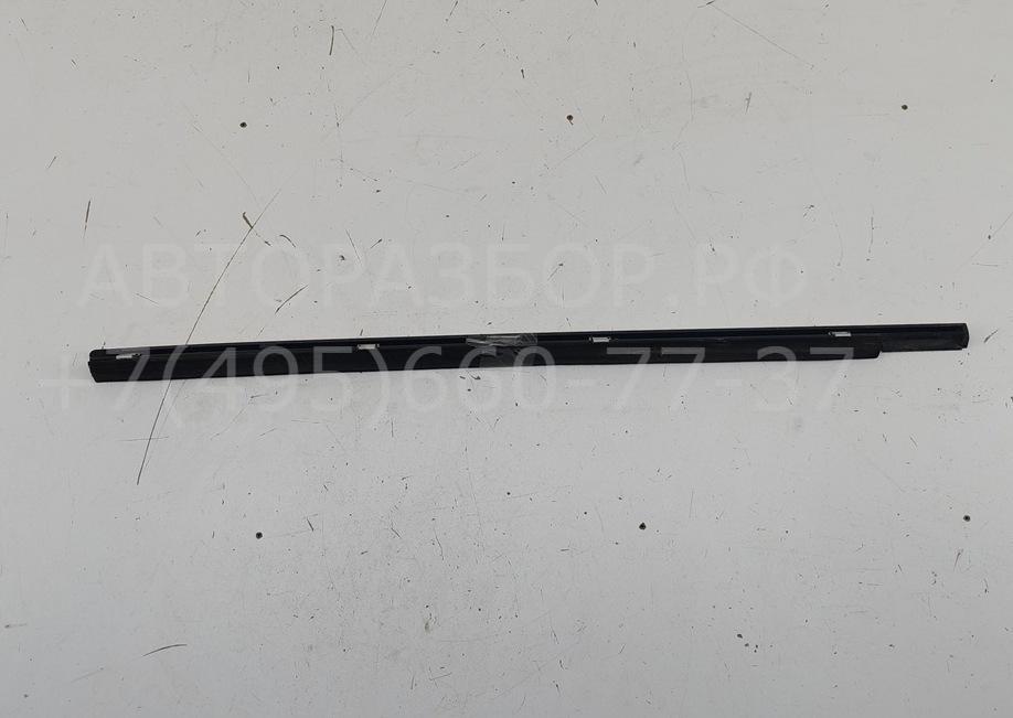 Накладка стекла переднего левого