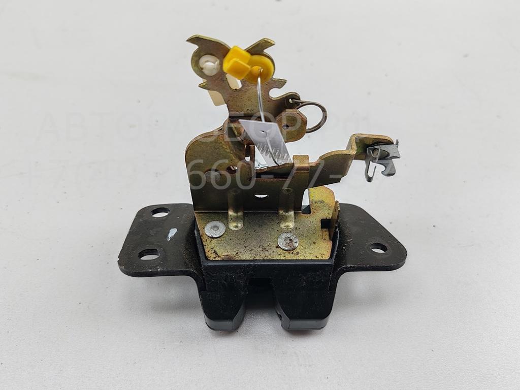 Замок багажника