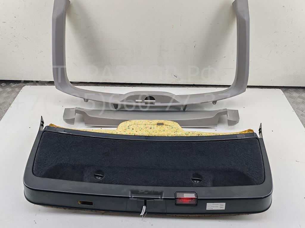 Обшивка крышки багажника