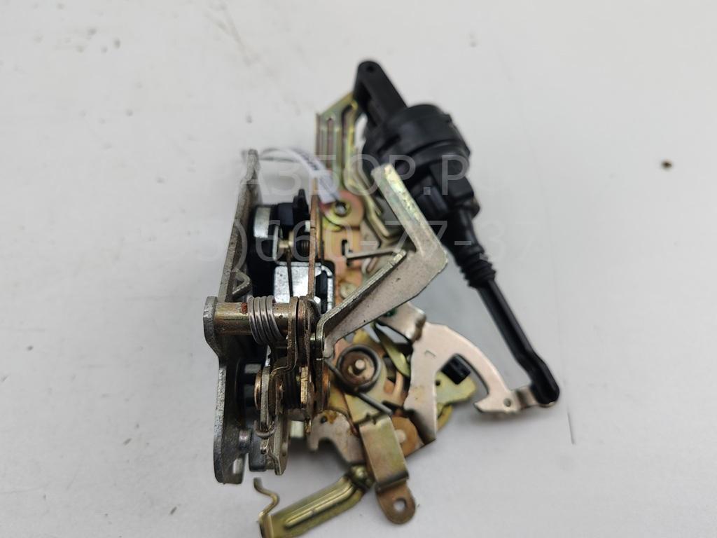 Замок двери задней левой