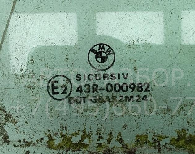 Стекло двери передней правой