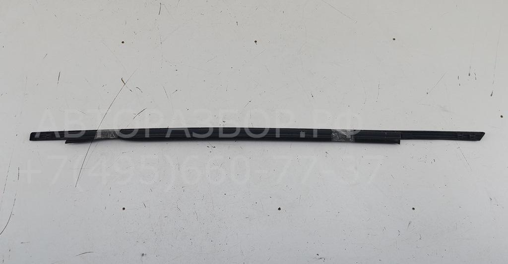 Накладка стекла переднего правого