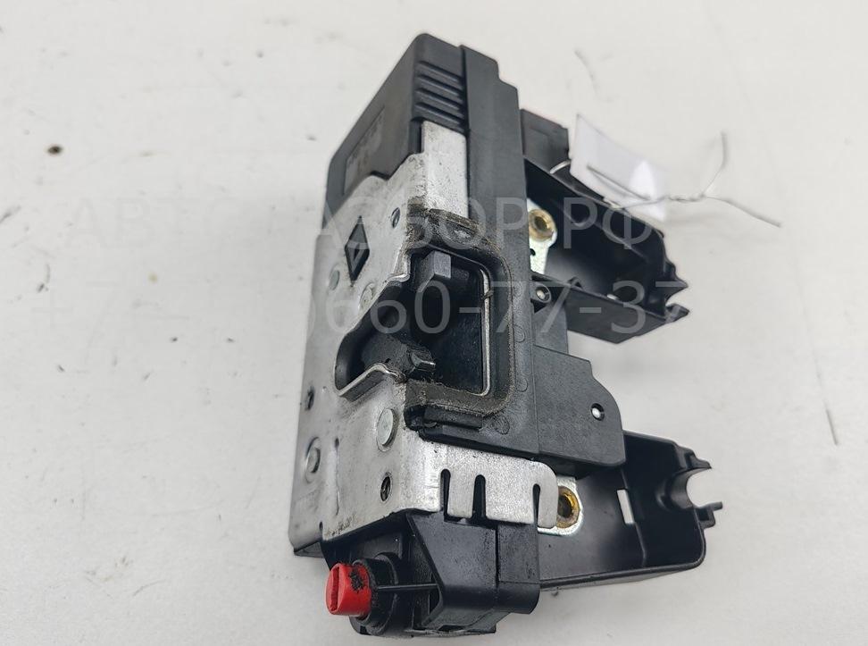 Замок двери задней левой