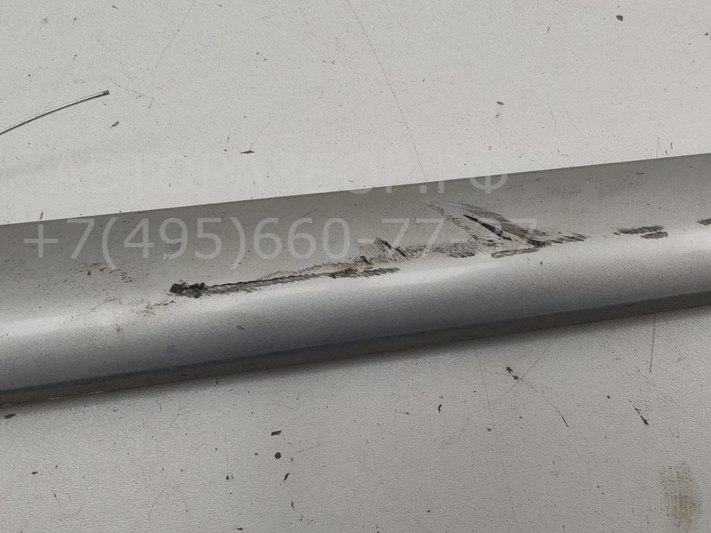 Молдинг двери передней левой