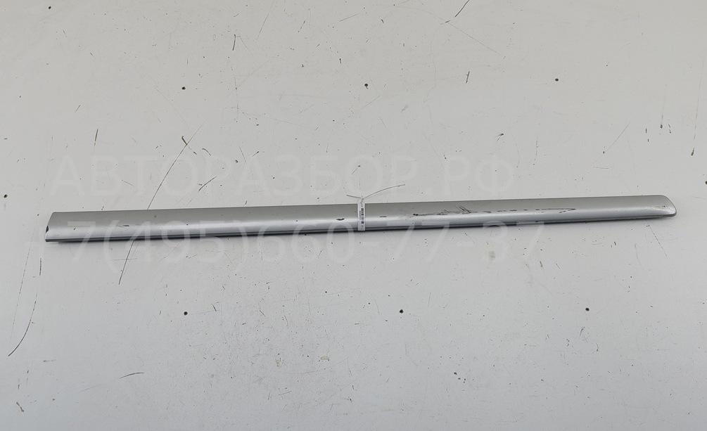 Молдинг двери передней левой