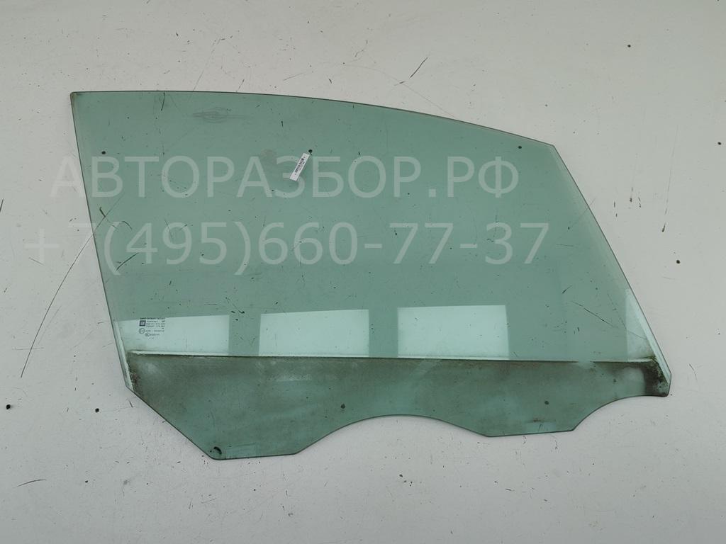 Стекло двери передней правой