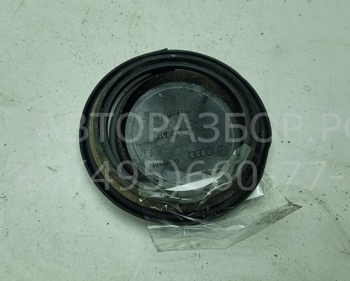 Накладка двери задней левой