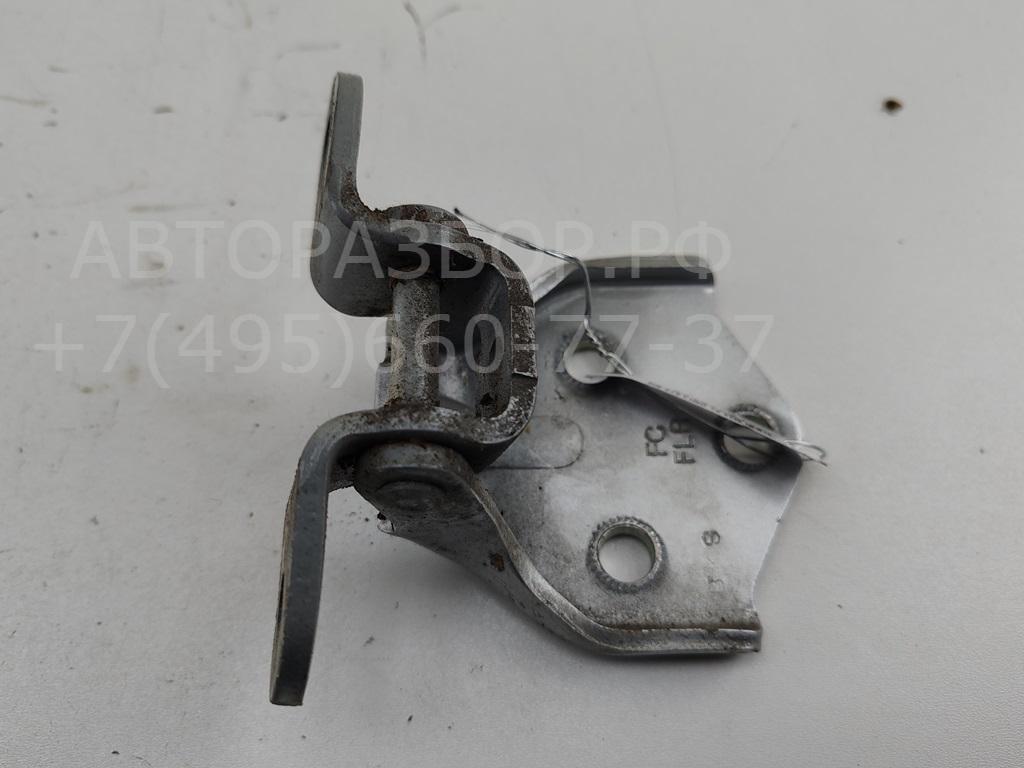 Петля двери