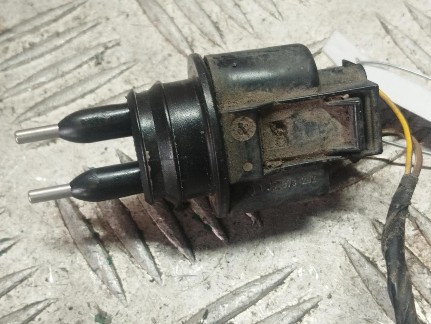 Датчик уровня в бачок омывателя